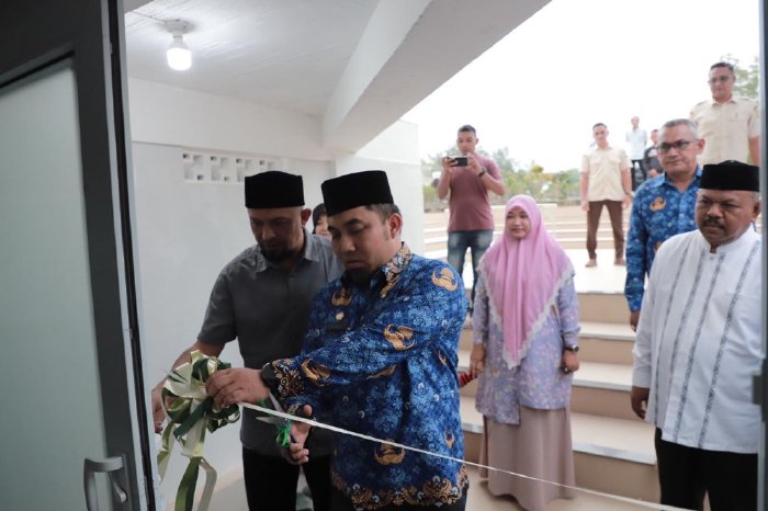 Pj Bupati Iswanto Resmikan Tempat Wudhu Wakaf untuk Masjid Agung Al Munawwarah