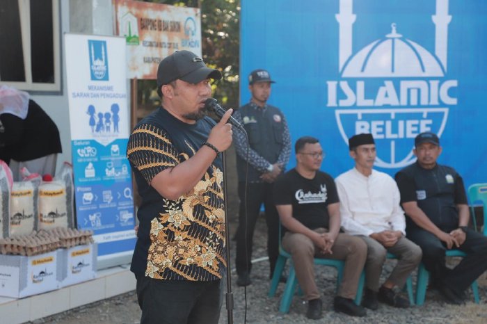 Pj Bupati Iswanto Serahkan 430 Paket Ramadhan Maybank Kepada Warga Kecamatan Kuta Cot Glie