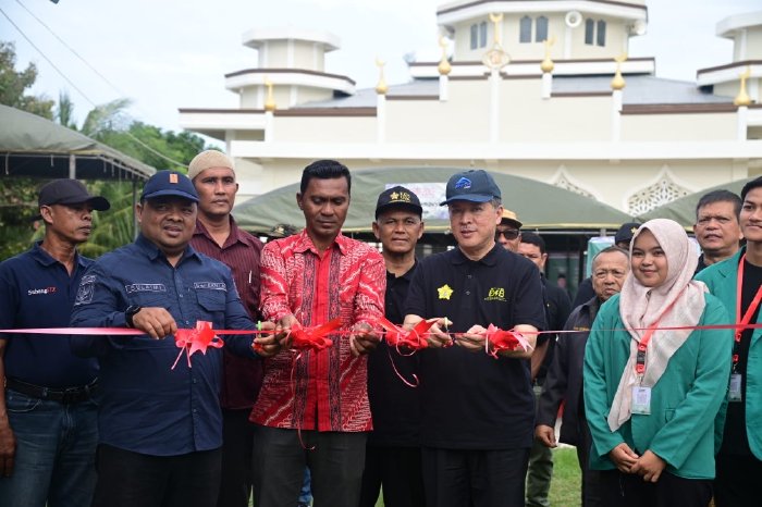 Wakili Pj Bupati, Sekda Aceh Besar dan Rektor USK Resmikan Desa Energi Berdikari di Pulo Aceh