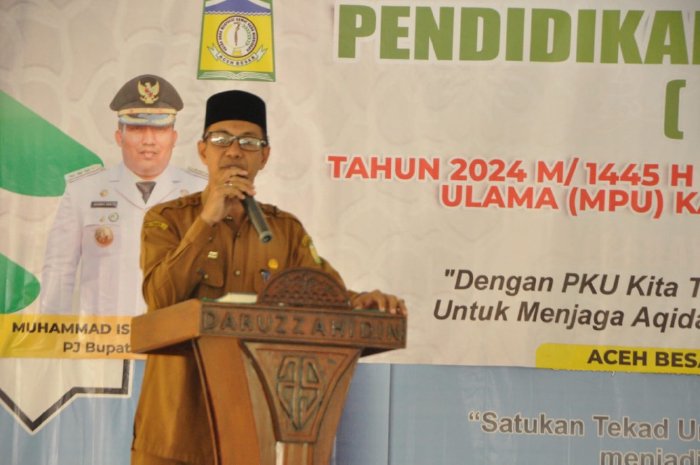 Wakili Pj Bupati Aceh Besar, Adi Darma Buka Pendidikan Kader Ulama