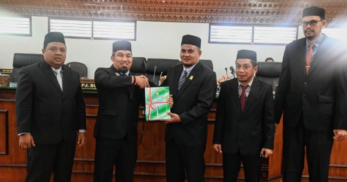 Pj Bupati Muhammad Iswanto Sampaikan Raqan Pertanggungjawaban APBK Aceh Besar tahun 2023 ke DPRK