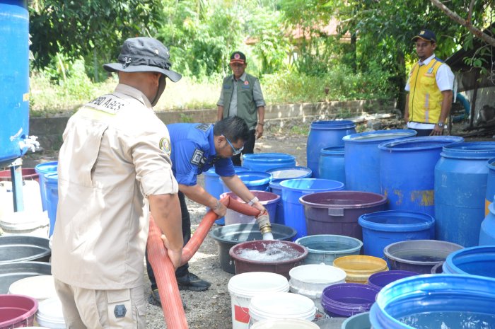 Tindak Lanjut Siaga Kekeringan, 14 Mobil Tanki Salurkan Air Bersih untuk Masyarakat Lhoknga