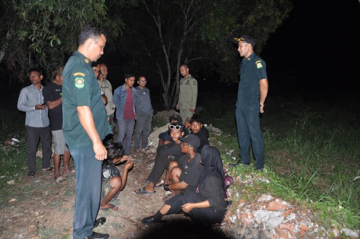 Satpol PP dan WH Aceh Besar Tertibkan Gerombolan Anak Punk dari Palembang