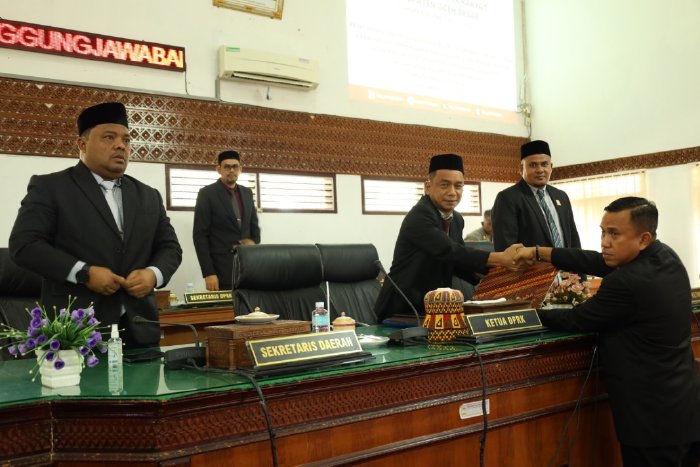 Wakili Pj Bupati, Sekda Aceh Besar Hadiri Rapat Paripurna Pemandangan Umum Fraksi DPRK Aceh Besar Raqan Pertanggungjawaban APBK 2023