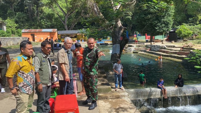 Atasi Kekeringan di Lhoknga, Danrindam IM Izinkan Pemkab Aceh Besar Ambil Air di Kolam Mata Ie