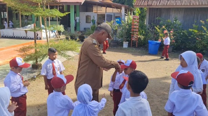 Camat dan Bunda PAUD Kecamatan Darul Kamal Tinjau Hari Pertama Masuk Sekolah 