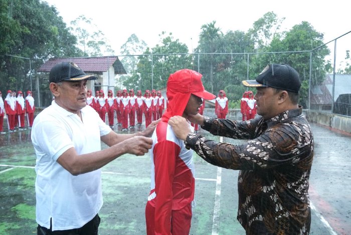 Di Tengah Hujan Lebat, Sekda Sulaimi Buka Diklat Paskibra Aceh Besar 2024