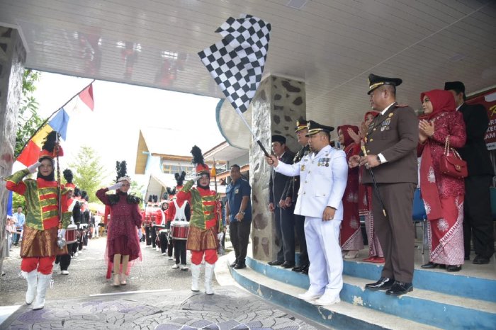 Ratusan Pelajar Kota Jantho Meriahkan Karnaval HUT ke-79 RI