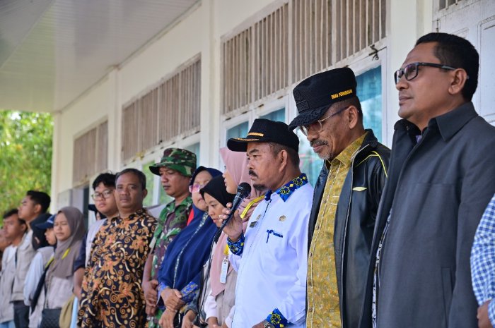 Wakili Pj Bupati, Asisten II Sekda Aceh Besar Monitoring KKN Mahasiswa UGM di Pulo Nasi