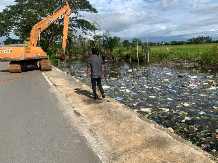 Jelang Gelaran PON XXI, DLH Aceh Besar Tangani Saluran Blang Bintang