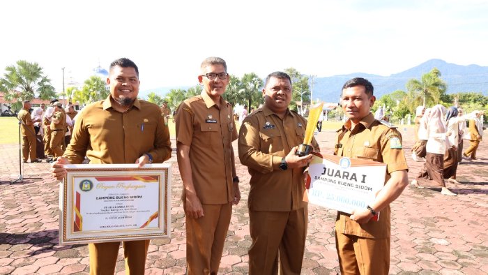 Raih Juara Gampong Tingkat Provinsi Aceh, Bueng Sidom Terima Hadiah dan Penghargaan