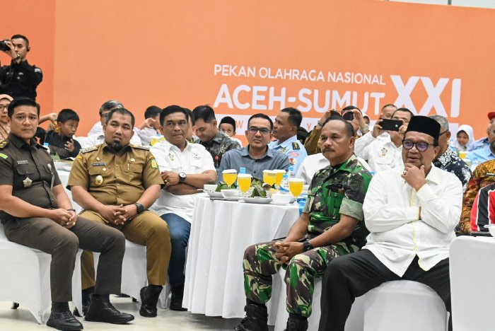 Pj Bupati Aceh Besar Hadiri Maulid dan Syukuran Prestasi Atlet PON Aceh