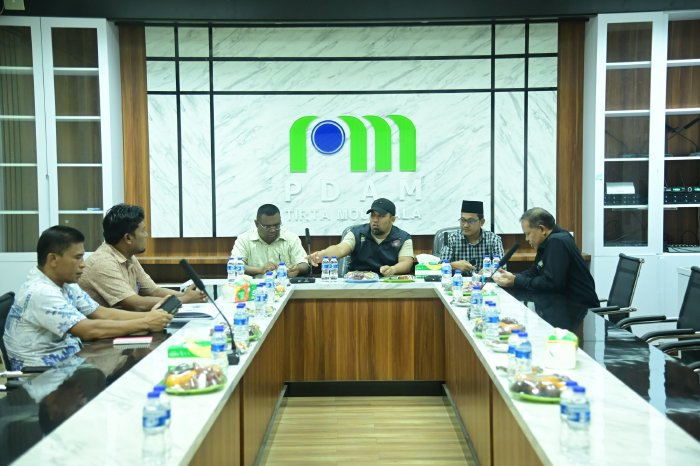 Pj Bupati Aceh Besar Terima Paparan Dewas dan Direksi PDAM Tirta Mountala