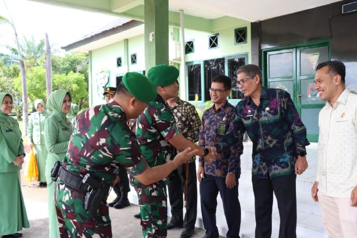 Wakili Pj Bupati Iswanto, Asisten III Sekdakab Aceh Besar Sambut Danrem 012/TU Kunker ke Yonif 117/KY