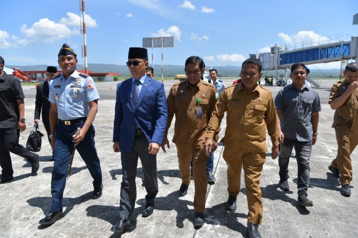 Wakili Pj Bupati Aceh Besar, Staf Ahli Makmun Sambut Kedatangan Menteri Luar Negeri RI