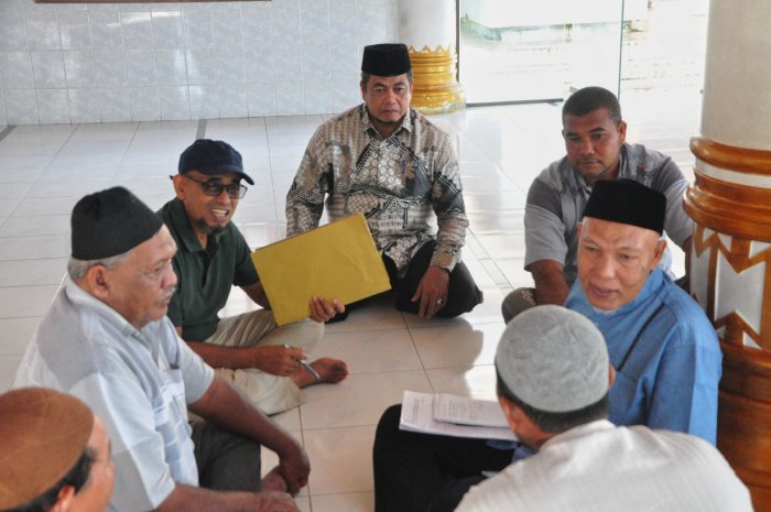 Hari Pertama, Pemkab Aceh Besar bersama DMI Aceh Nilai dan Bina Empat Masjid di Aceh Besar