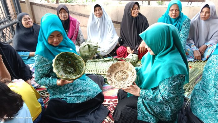 TP PKK Aceh Besar Kunjungi Rumah Dilan Gelari Pelangi Reuhat Tuha Sibreh