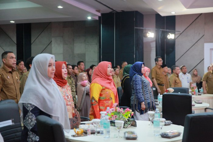 Cut Rezky Handayani Hadiri Pengukuhan Bunda Literasi Aceh