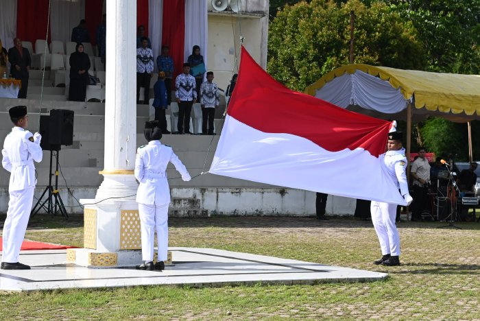 Pj Bupati Aceh Besar Irup Peringatan HGN dan HUT Ke-79 PGRI serta HUT KORPRI ke-53