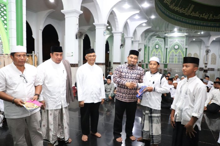 Pj Bupati Muhammad Iswanto Launching Beut Kitab Santri Pesantren Al Fauzul Kabir