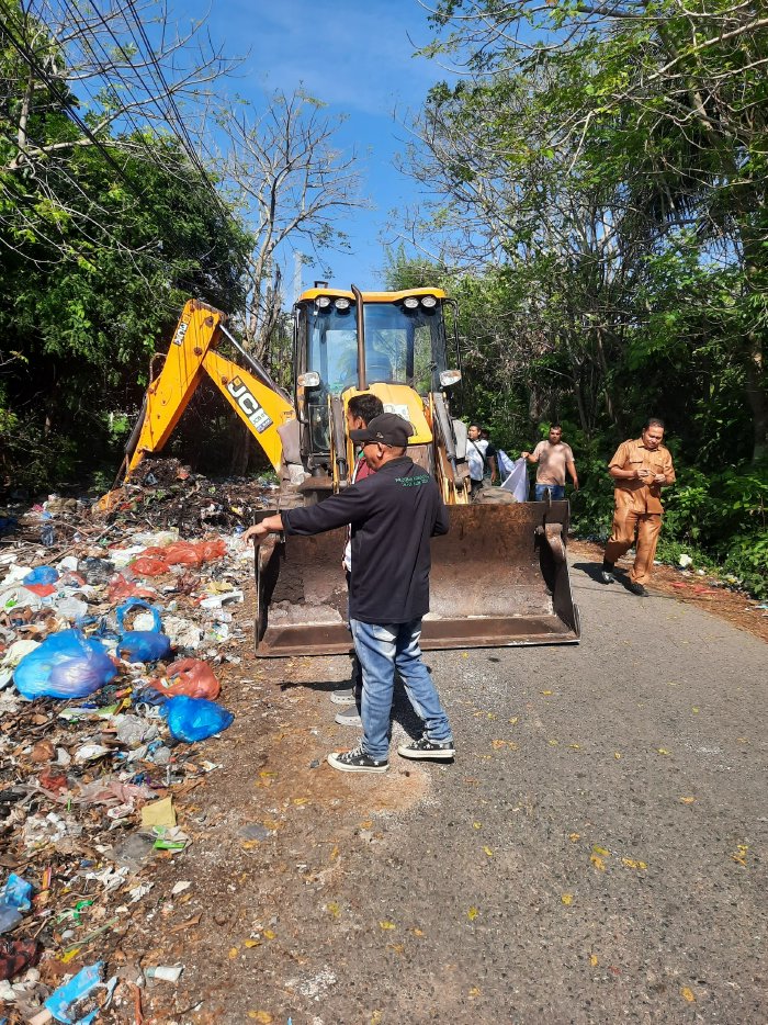 Peringati HPSN 2025, DLH Aceh Besar dan PT SBA Bersihkan Sampah di Mon Ikeun