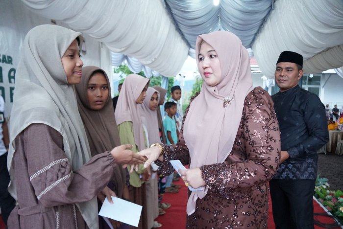 Bupati Aceh Besar Buka Puasa Bersama dan Santuni Anak Yatim di Meuligoe